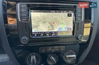 Седан Volkswagen Jetta 2016 в 