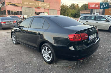 Седан Volkswagen Jetta 2012 в 