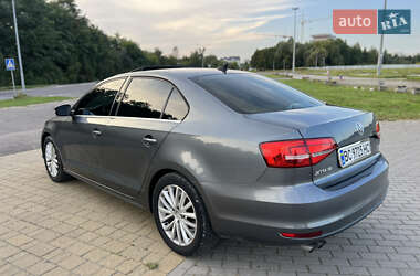 Седан Volkswagen Jetta 2015 в 