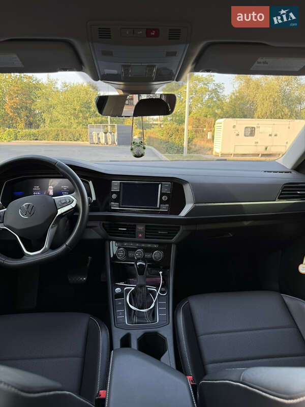Седан Volkswagen Jetta 2023 в Дніпрі