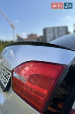 Седан Volkswagen Jetta 2012 в 