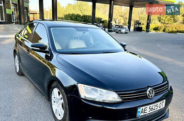 Седан Volkswagen Jetta 2014 в Дніпрі