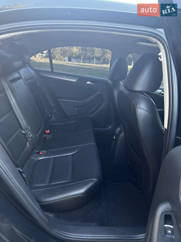 Седан Volkswagen Jetta 2014 в Зміїві