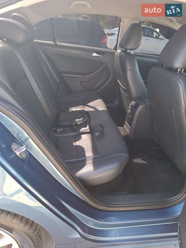 Седан Volkswagen Jetta 2016 в Черкасах