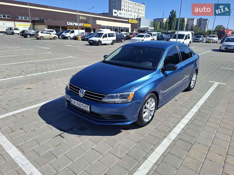 Седан Volkswagen Jetta 2016 в 