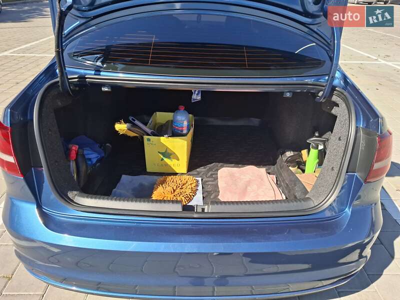 Седан Volkswagen Jetta 2016 в Черкасах