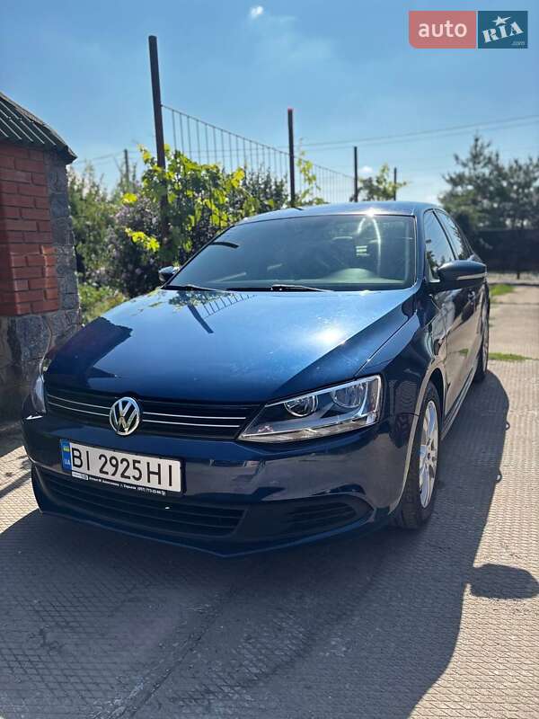 Седан Volkswagen Jetta 2012 в 