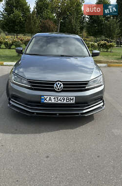 Седан Volkswagen Jetta 2015 в 