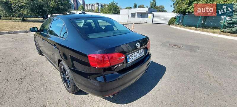 Седан Volkswagen Jetta 2014 в Днепре