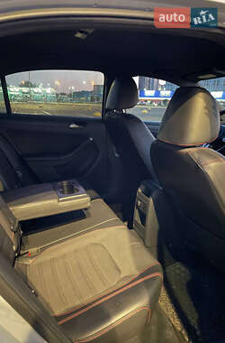 Седан Volkswagen Jetta 2011 в 