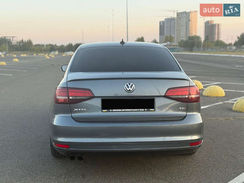 Седан Volkswagen Jetta 2016 в Киеве