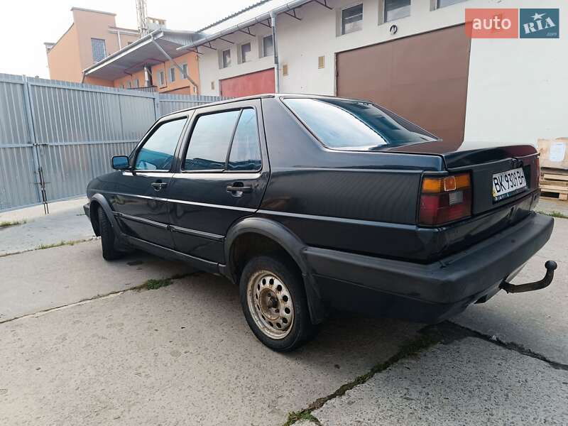 Седан Volkswagen Jetta 1991 в Ровно