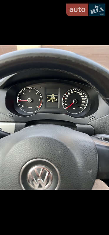 Седан Volkswagen Jetta 2012 в Дрогобичі