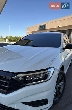 Седан Volkswagen Jetta 2019 в 