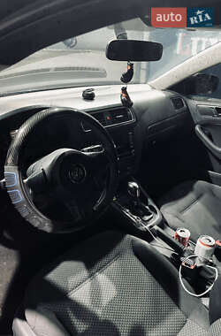 Седан Volkswagen Jetta 2014 в 