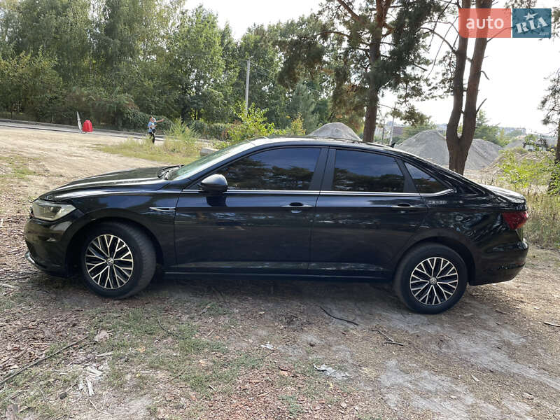 Седан Volkswagen Jetta 2018 в Киеве