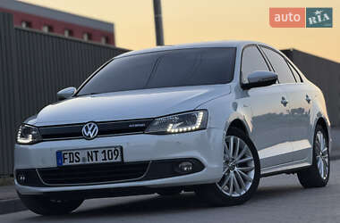 Седан Volkswagen Jetta 2013 в 
