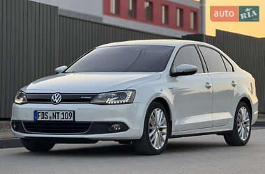 Седан Volkswagen Jetta 2013 в 