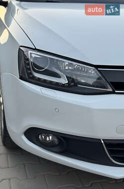 Седан Volkswagen Jetta 2013 в 