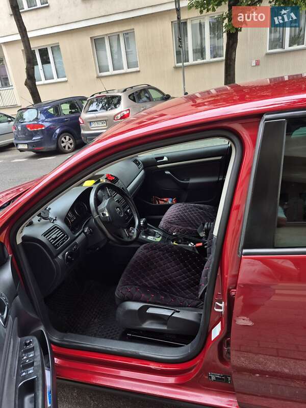 Седан Volkswagen Jetta 2010 в Житомире