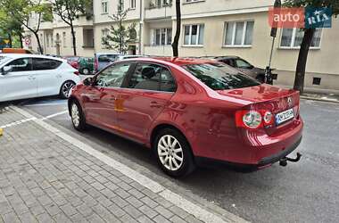 Седан Volkswagen Jetta 2010 в Житомире