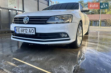 Седан Volkswagen Jetta 2016 в 