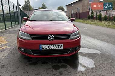 Седан Volkswagen Jetta 2013 в Львове