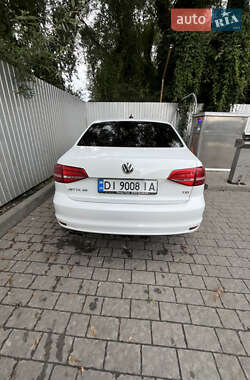 Седан Volkswagen Jetta 2014 в 