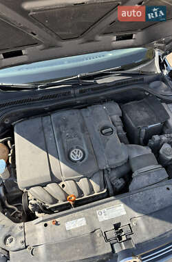 Седан Volkswagen Jetta 2012 в 