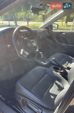 Седан Volkswagen Jetta 2010 в 