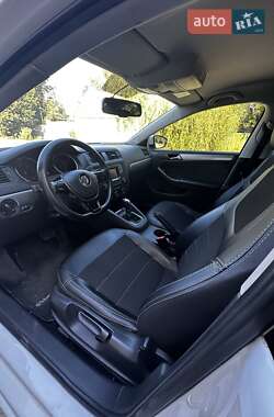 Седан Volkswagen Jetta 2016 в 