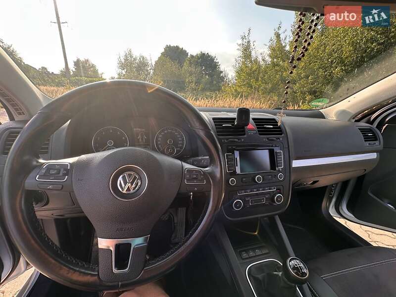 Седан Volkswagen Jetta 2009 в Львові