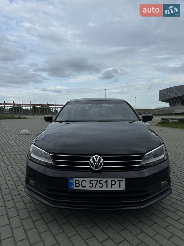 Седан Volkswagen Jetta 2015 в 