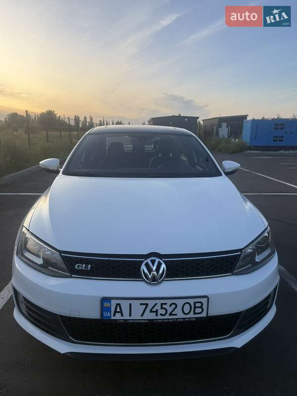 Седан Volkswagen Jetta 2013 в Киеве