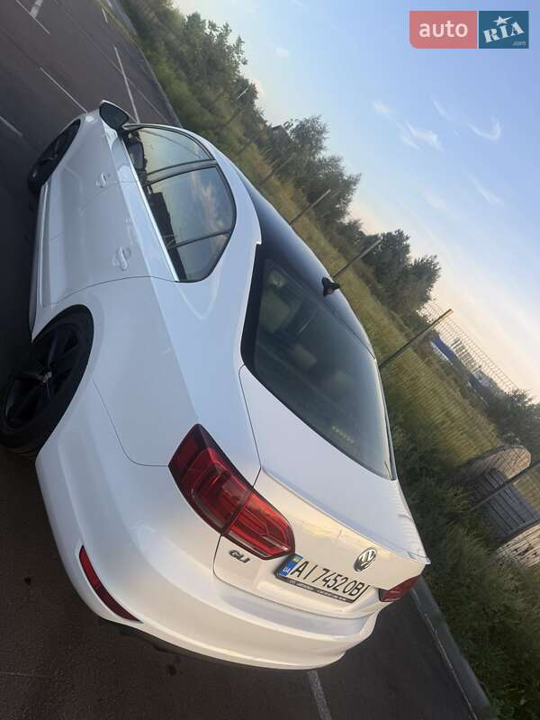 Седан Volkswagen Jetta 2013 в Киеве