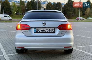 Седан Volkswagen Jetta 2011 в 