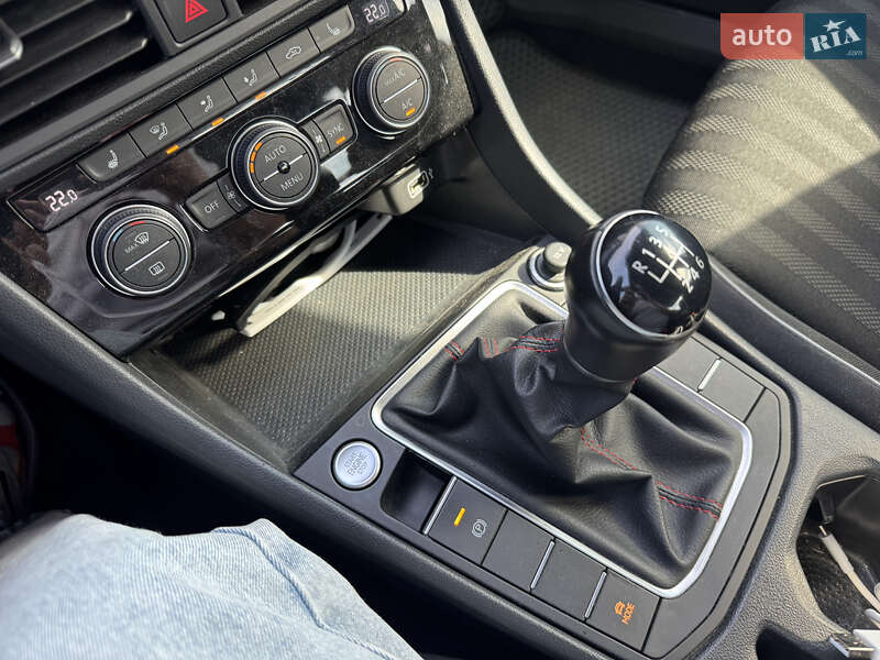 Седан Volkswagen Jetta 2019 в Києві