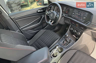 Седан Volkswagen Jetta 2019 в 