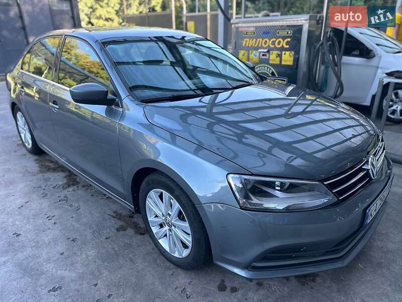 Седан Volkswagen Jetta 2016 в Киеве