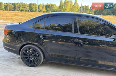 Седан Volkswagen Jetta 2015 в 