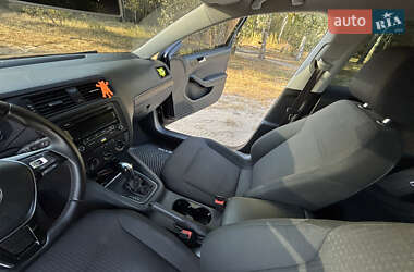 Седан Volkswagen Jetta 2015 в 