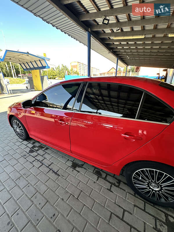 Седан Volkswagen Jetta 2012 в Тернополе