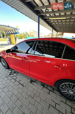 Седан Volkswagen Jetta 2012 в 