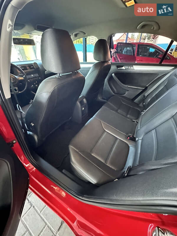 Седан Volkswagen Jetta 2012 в Тернополе