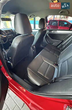 Седан Volkswagen Jetta 2012 в 