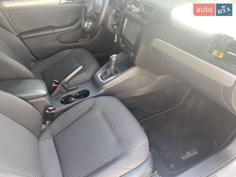 Седан Volkswagen Jetta 2011 в Харкові