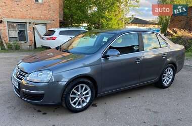 Седан Volkswagen Jetta 2008 в 