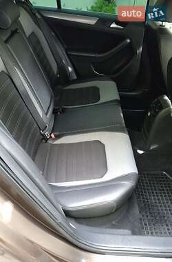 Седан Volkswagen Jetta 2012 в 