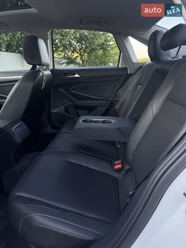 Седан Volkswagen Jetta 2018 в Конотопі