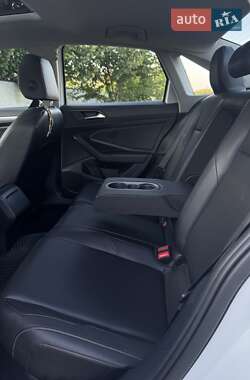 Седан Volkswagen Jetta 2018 в 